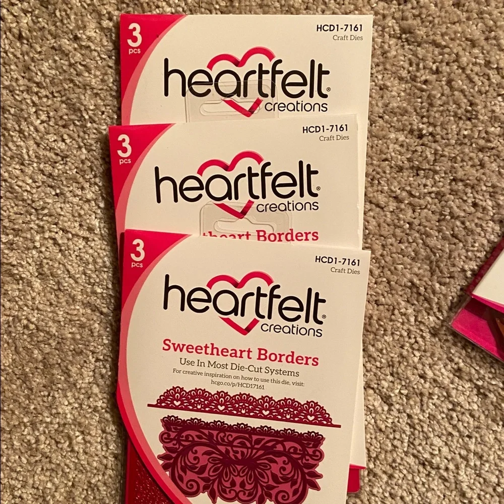 Heartfelt Creations 8 Piece Set With Shaping Mold and DieCuts - Picture 5 of 8